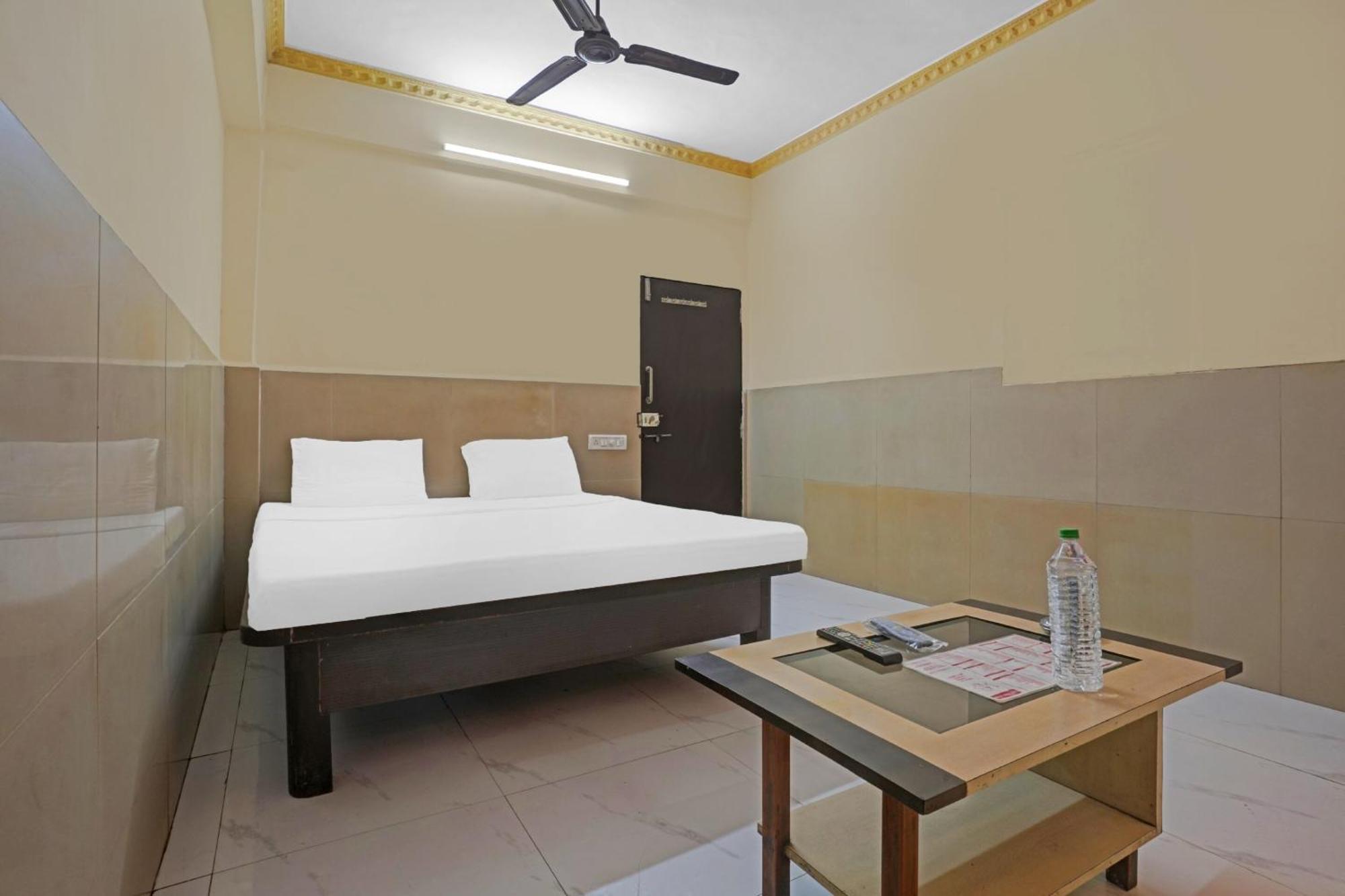 Spot On 81122 Alfa Lodge مومباي المظهر الخارجي الصورة